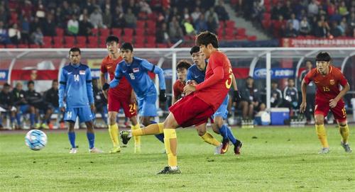 中国男足vs新加坡